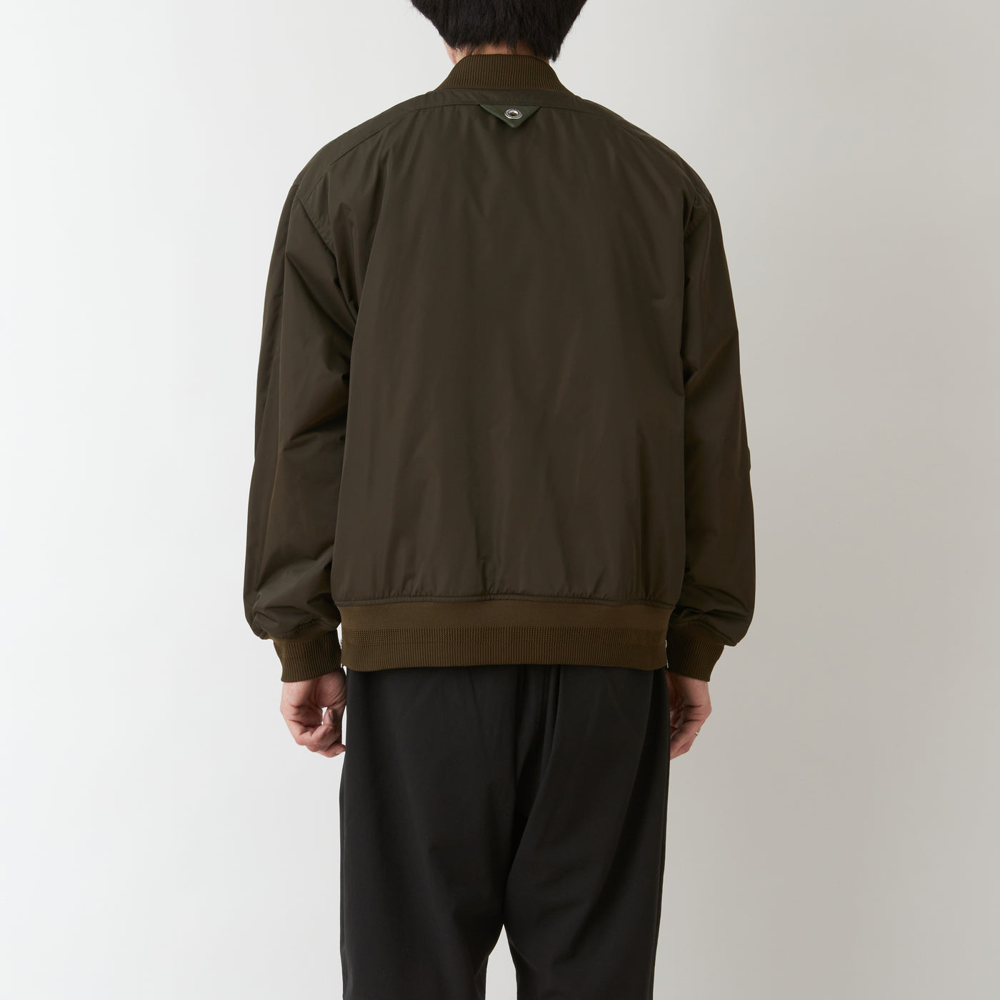 WHITE MOUNTANEERING|GUSSET SLEEVE MA-1