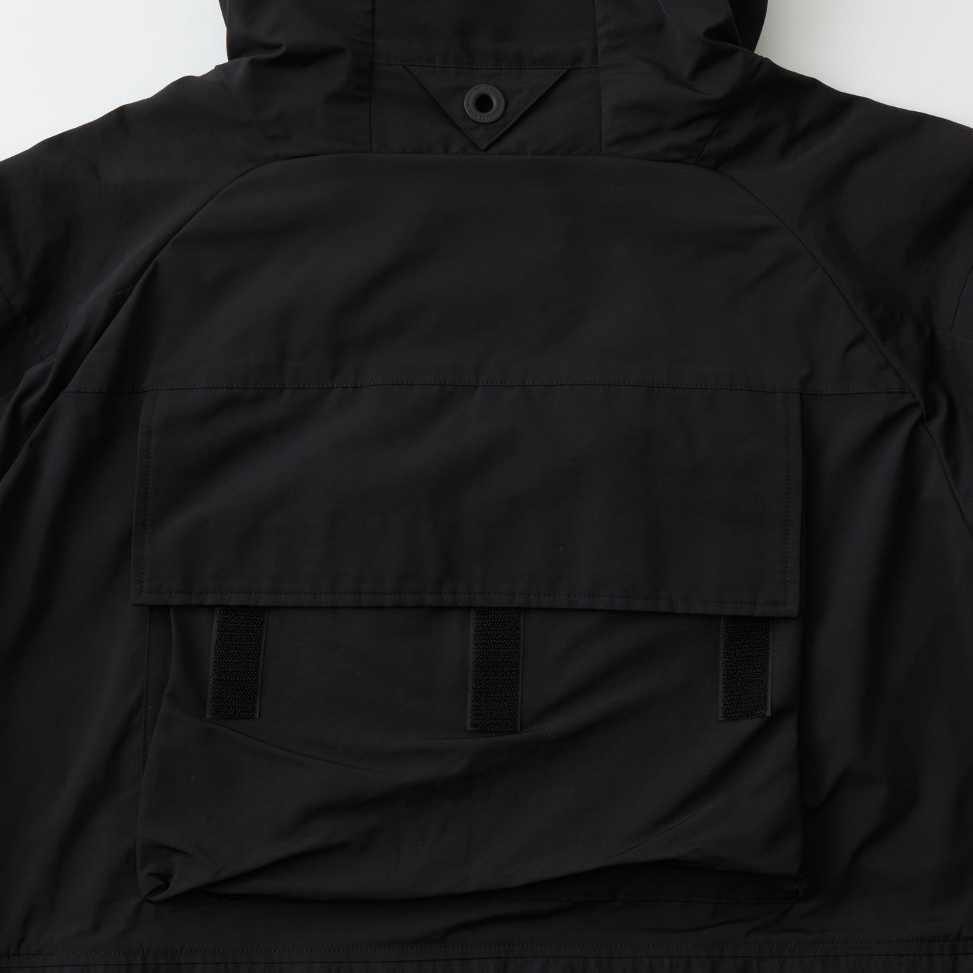 WHITE MOUNTANEERING|NEXUSⅦ. HOODED LUGGAGE PARKA