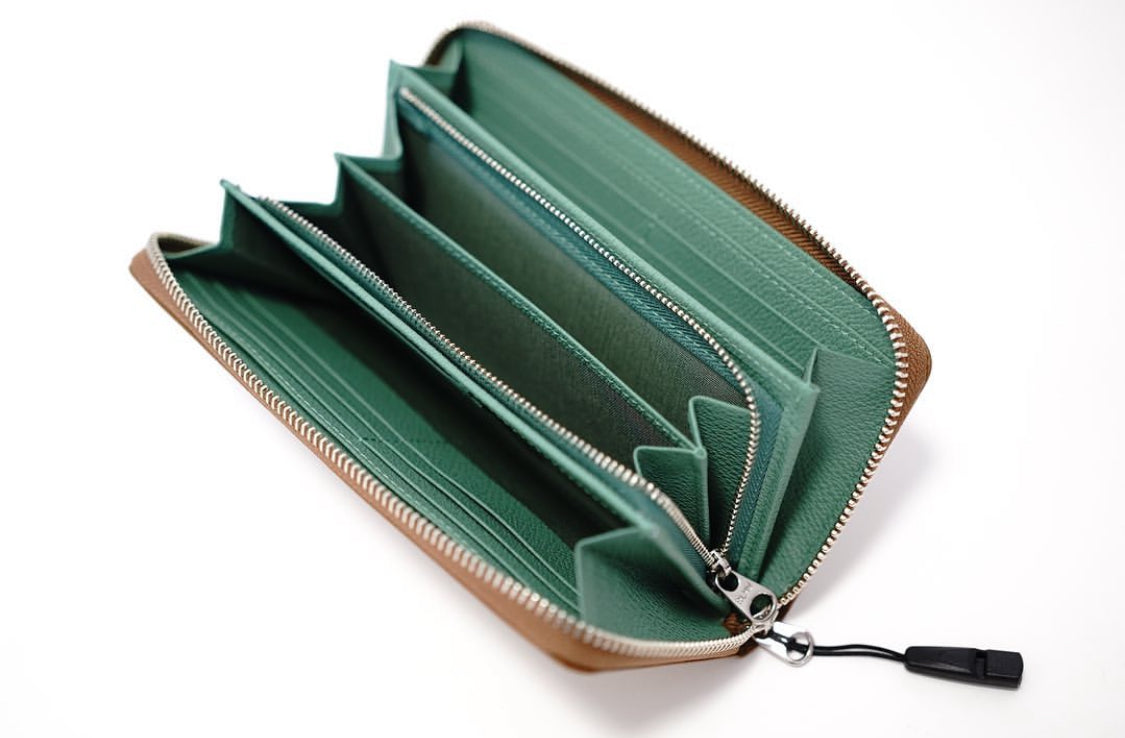 RawlowMountainWorks|Hillary Wallet ラウンドファスナー束入れ