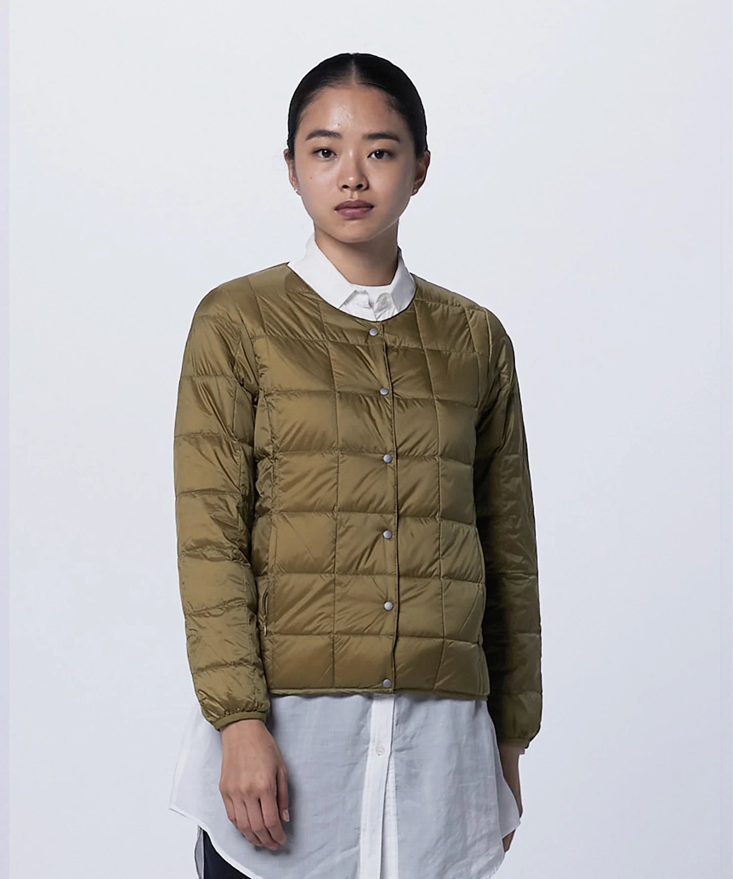 TAION|【WOMEN】ベーシック クルーネックボタン インナーダウンジャケット