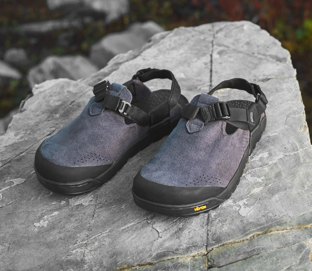 Bedrock Sandals|Mountain Clog Synthetic:Gray Upper / Black Webbing